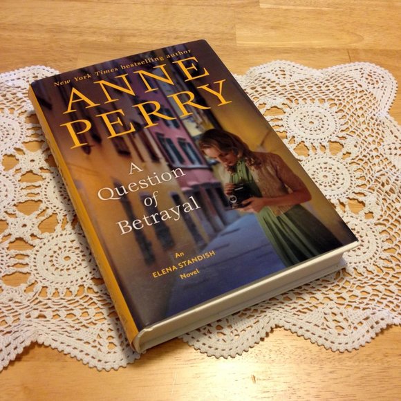 Anne Perry, A question of betrayal - Picture 1 of 7